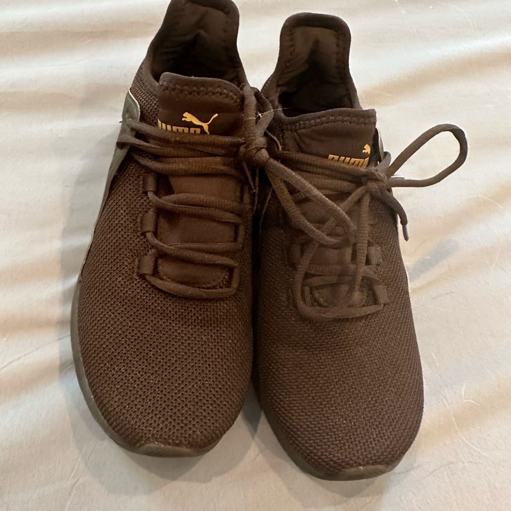Puma black sneaker